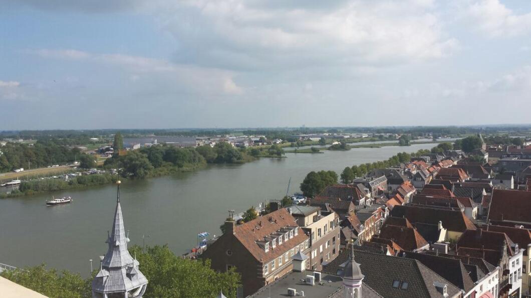Door een storing lag de Stadsbrug over de IJssel er zes uur uit. Door een storing lag de Stadsbrug over de IJssel er zes uur uit.